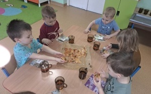 Dzień Pizzy w grupie 3 - 4 latków (14)