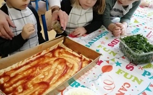 Dzień Pizzy w grupie 3 - 4 latków (14)