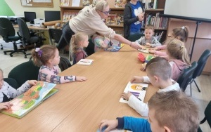 "Międzynarodowy Dzień Puzzli" - zajęcia biblioteczne w grupie 5 - 6 latków  (13)