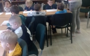 "Obieg wody w przyrodzie" - zajęcia biblioteczne w grupie 4 - 5 latków (4)