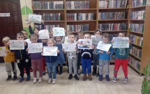 "Obieg wody w przyrodzie" - zajęcia biblioteczne w grupie 4 - 5 latków (5)