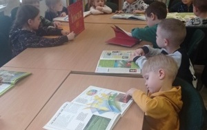 "Obieg wody w przyrodzie" - zajęcia biblioteczne w grupie 4 - 5 latków (8)